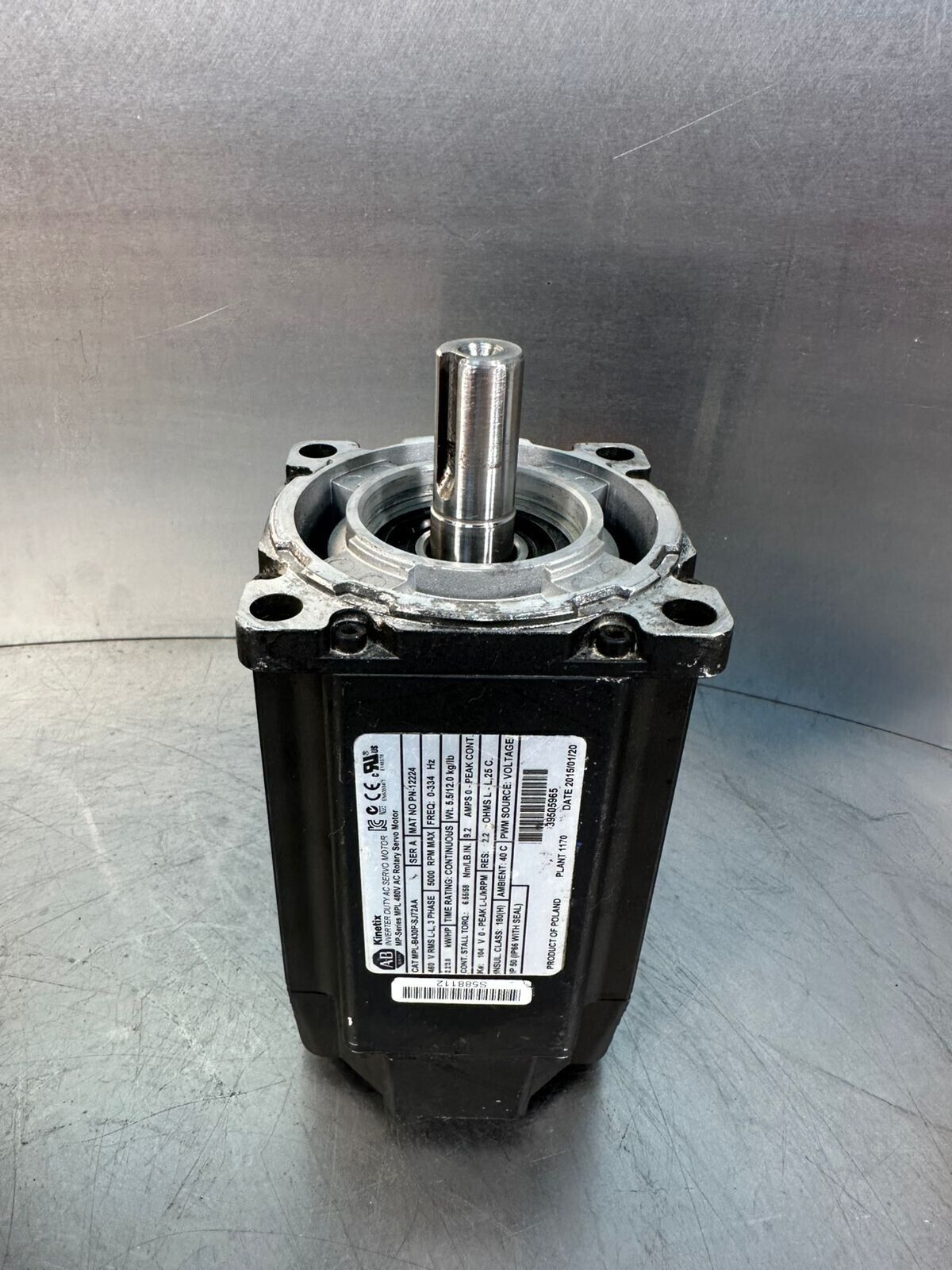 Allen Bradley Servo Motor: MPL-B430P-SJ72AA Ser.A MPLB430PSJ72AA (1D-41)