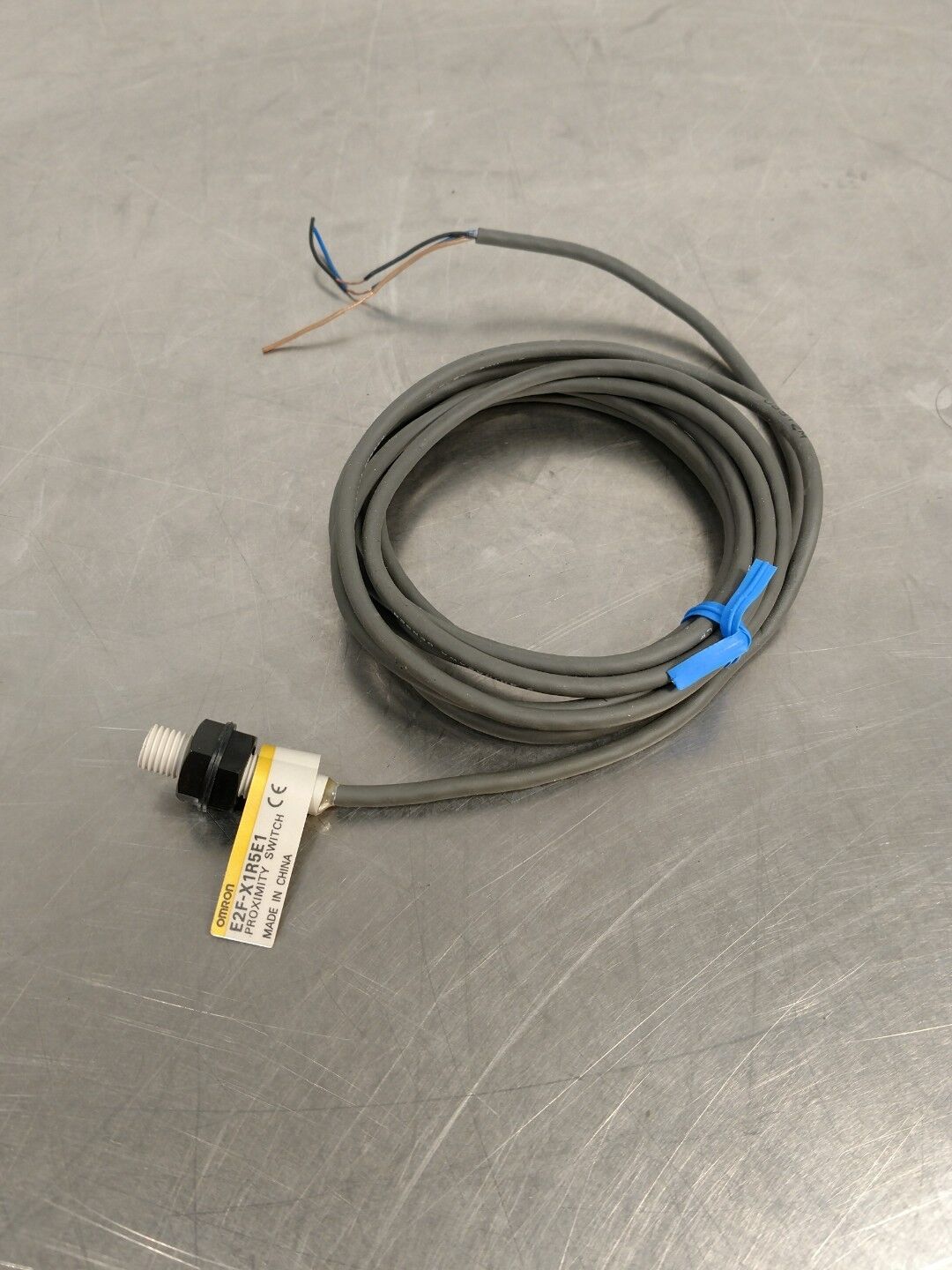 Omron E2F-X1R5E1 8mm Proximity Switch.                                   5E-35/2