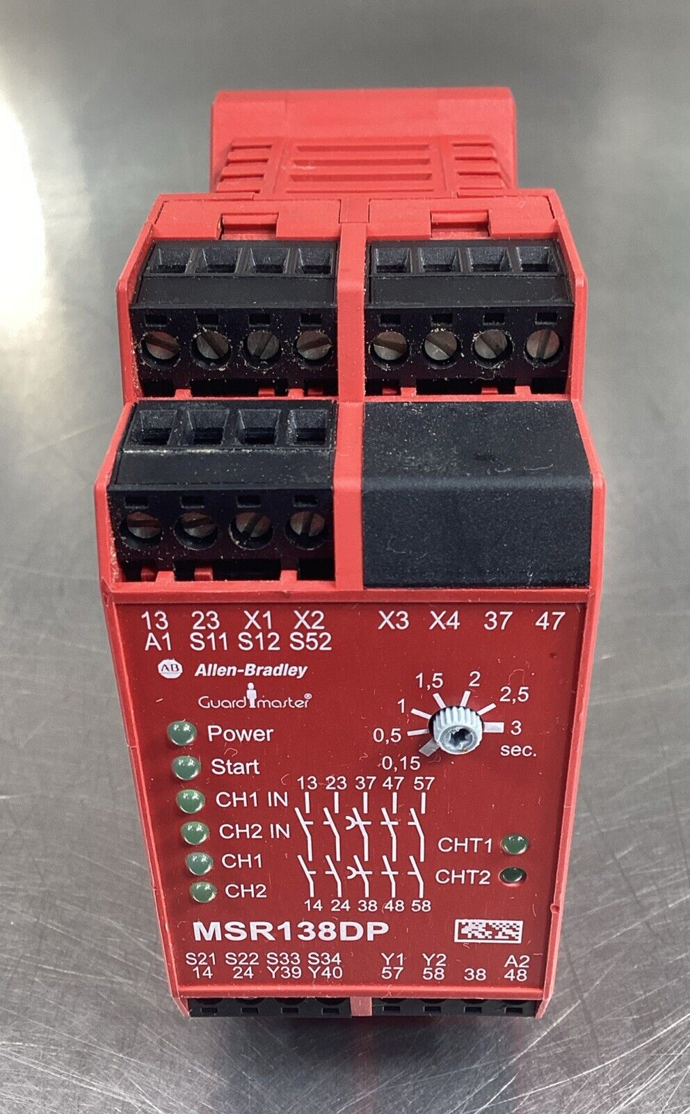 ALLEN BRADLEY 440R-M23141 Ser B Guardmaster Safety Relay.                 5B-3