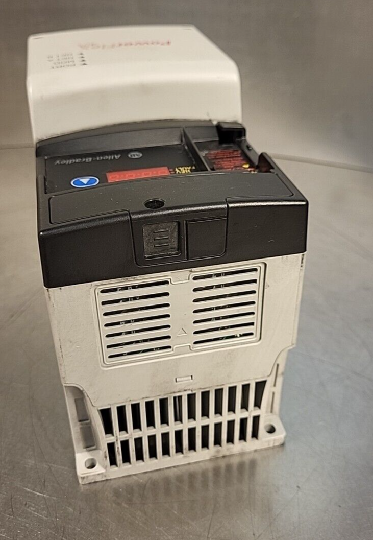 Allen-Bradley    22D-D6PON104  Power Flex 40  AC  Drive; 3HP       (BIN3.3.1)