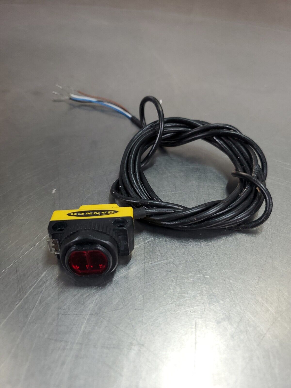 BANNER QS18VN6FF100 10-30VDC Photoelectric Sensor.                        5E-5/3