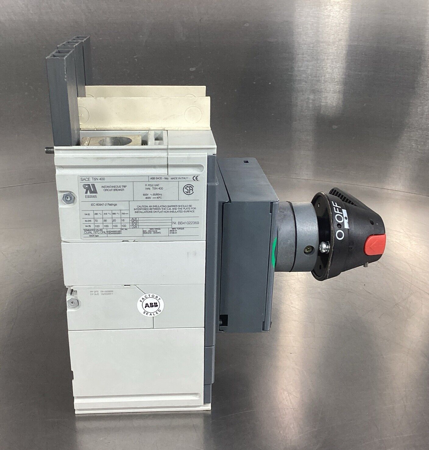 ABB  T5N400  SACE Tmax Circuit Breaker 400A 600V 3 Pole     4B