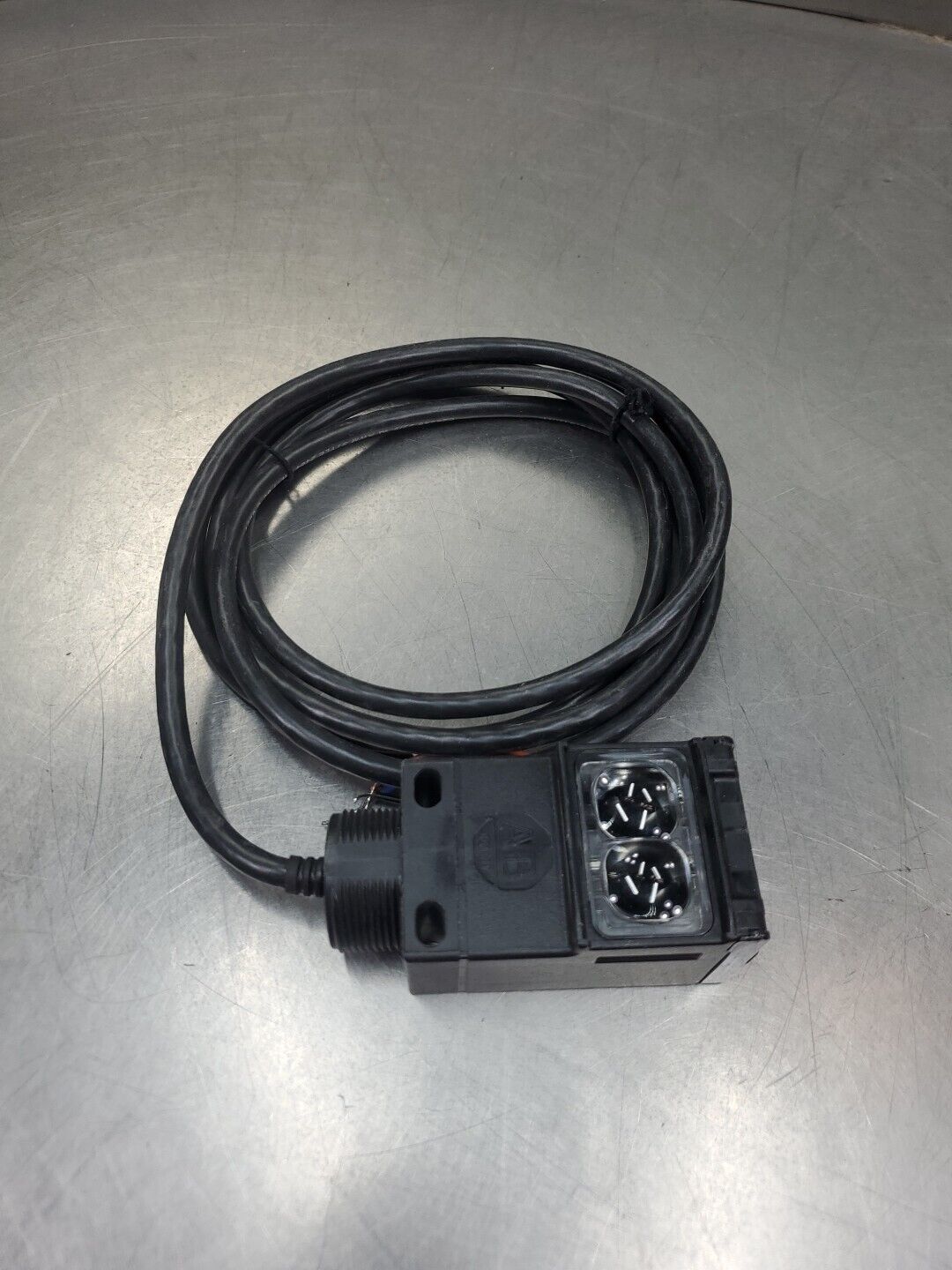 ALLEN BRADLEY 42GTR-9002 Ser A Photoelectric Sensor.                       5E-33