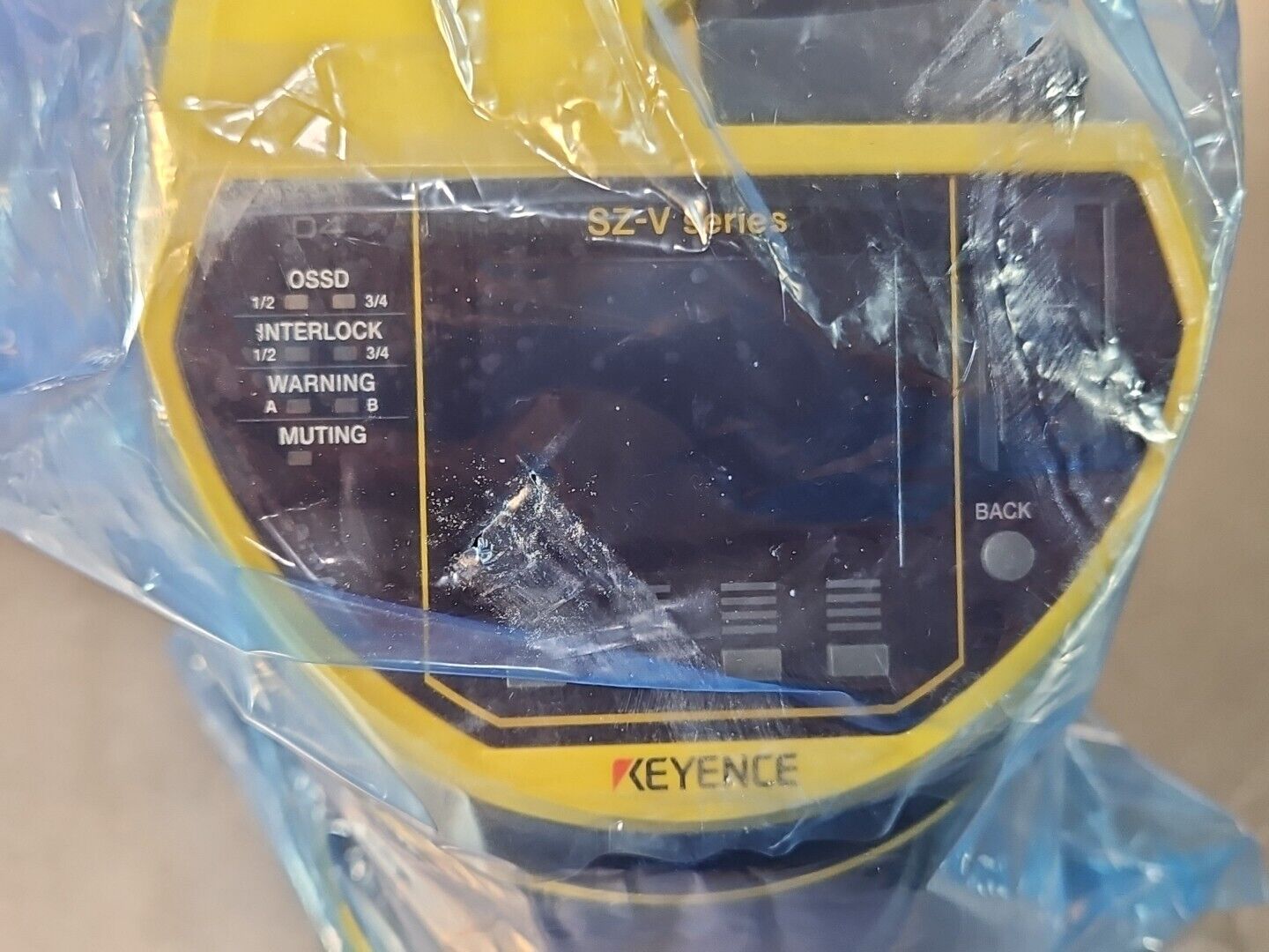 Keyence SZ-V04 Safety Laser Scanner    (NEW)                              loc5E6