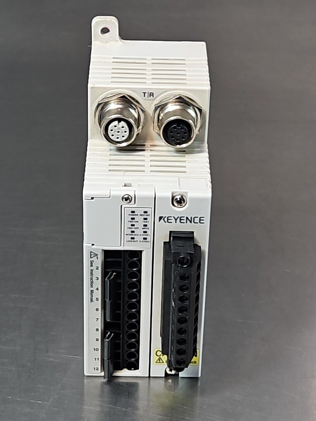 Keyence SL-R11 Safety Control Unit 24VDC 150mA Type 4      (BIN3.4.4)