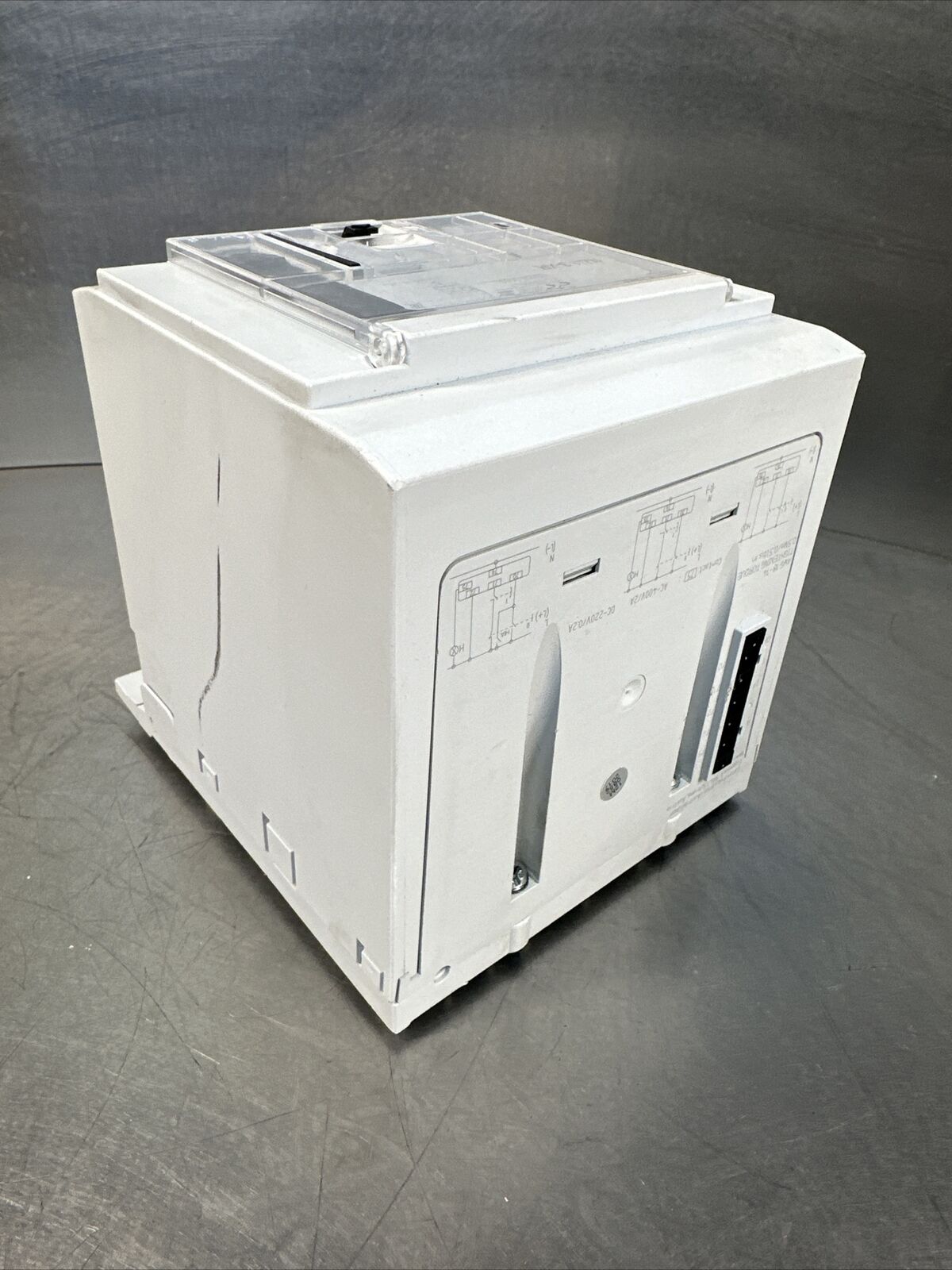 Eaton NZM3-XR (208-240VAC 350VA).    (BIN-2.2.1)