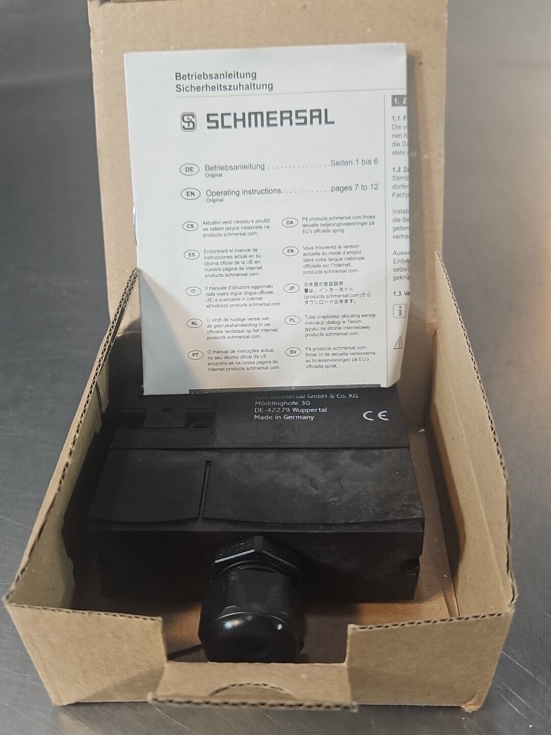 Schmersal AZM170SK-02ZRKA Power Interlock Switch 24V AC/DC                Loc4D4