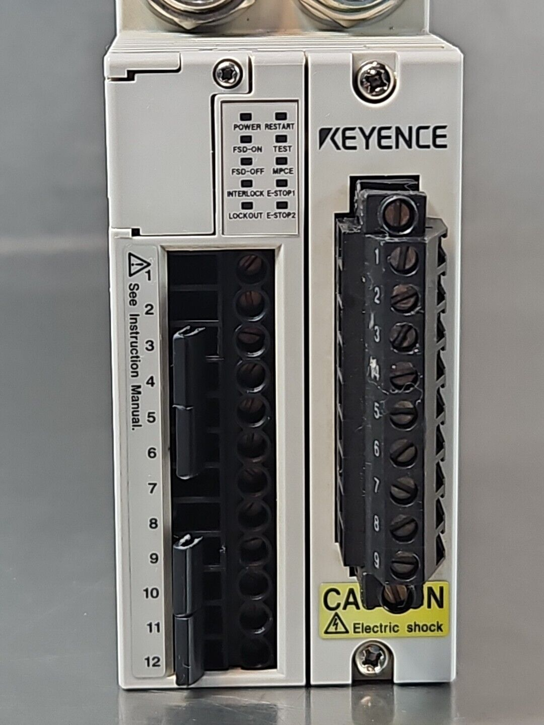 Keyence SL-R11 Safety Control Unit 24VDC 150mA Type 4      (BIN3.4.4)