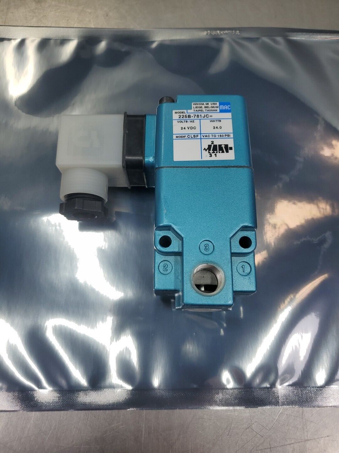 MAC 225B-781JC Solenoid Valve w/24V AC/DC Connector Module, 150PSI.        6A-12