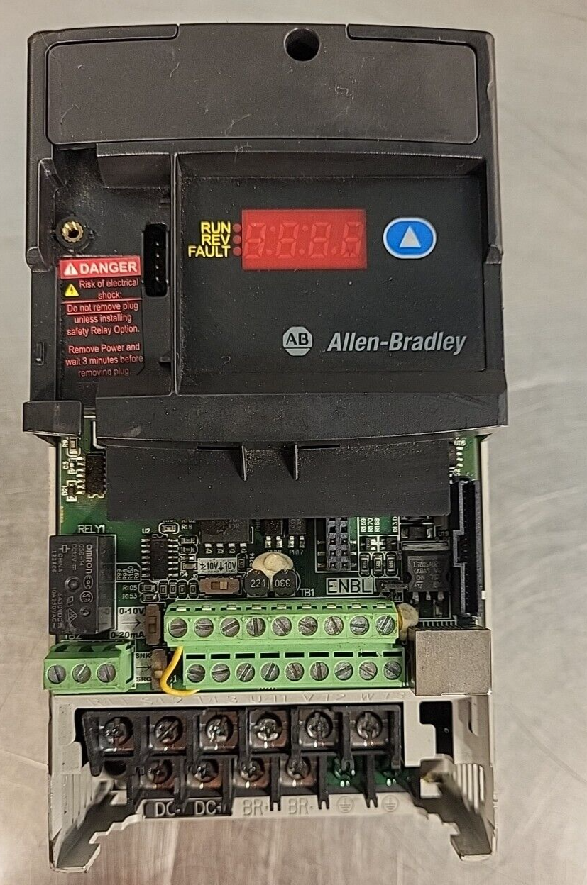 Allen Bradley #  22D-D4P0N104   Power Flex- 40  SERIES A  2. 0     (BIN3.3.1)