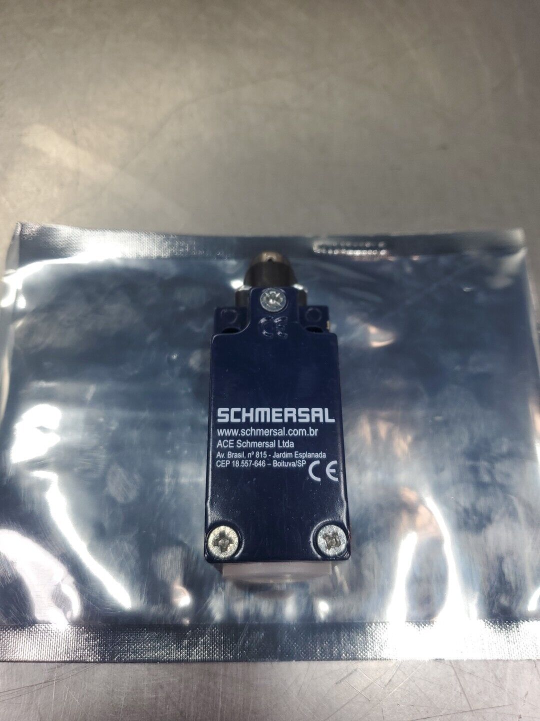 Schmersal ZR235-11Z Limit Switch.                                         5E-7/1