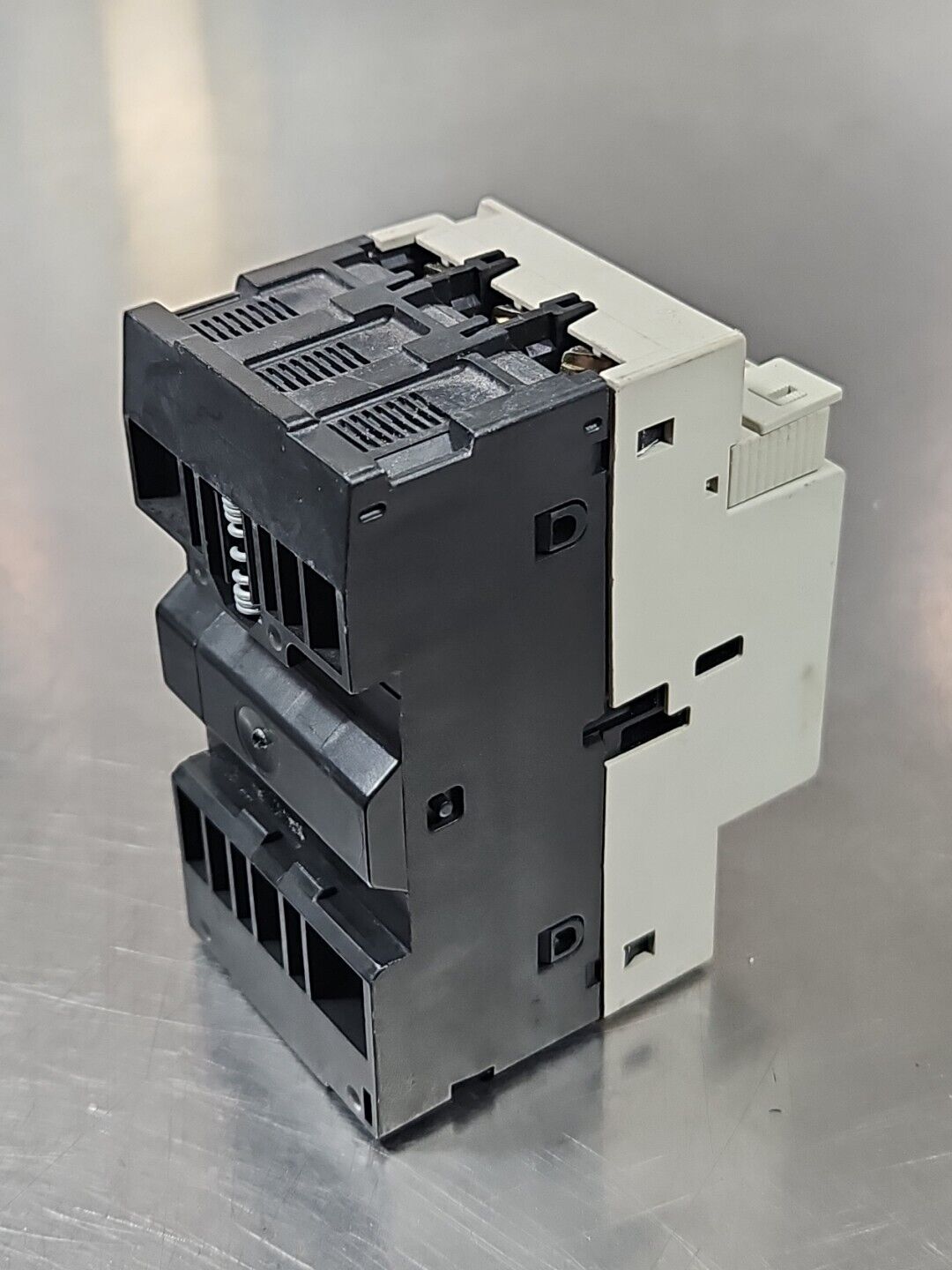 Telemecanique GV2-M08 Motor Circuit Breaker                              loc4D11