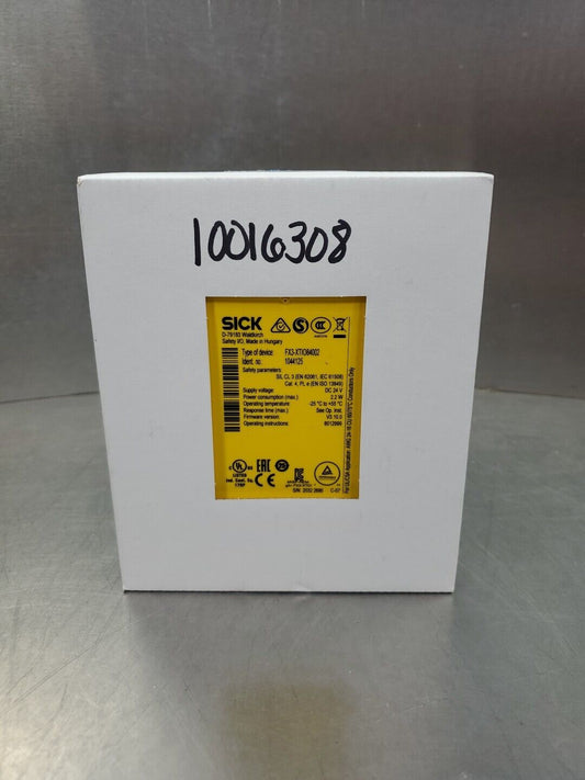 SICK FX3-XTIO84002 (1044125) Safety Relay, 24VDC 2.2W.                     5D-33