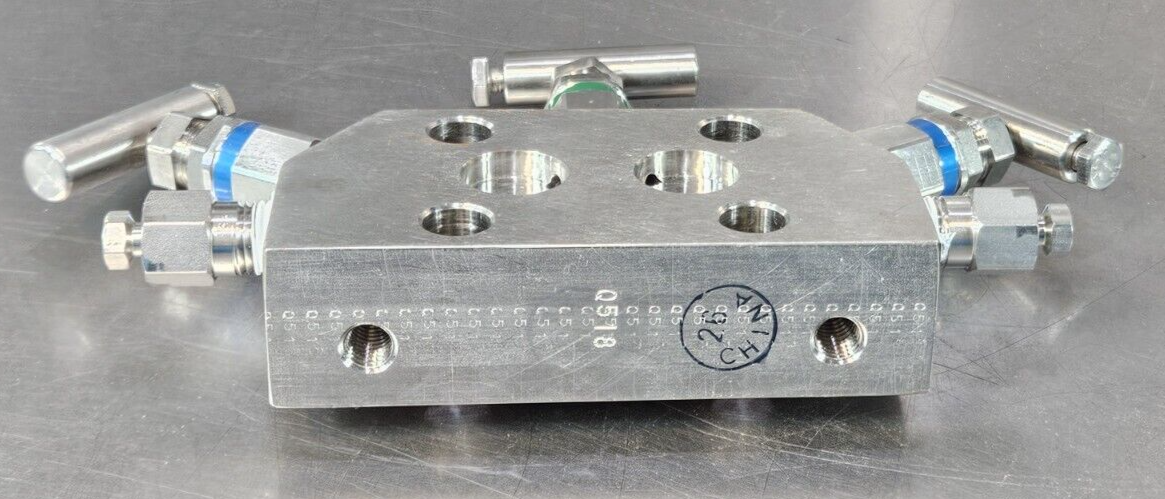 Rosemount 3051211240000 Transmitter Manifold                             loc6E20