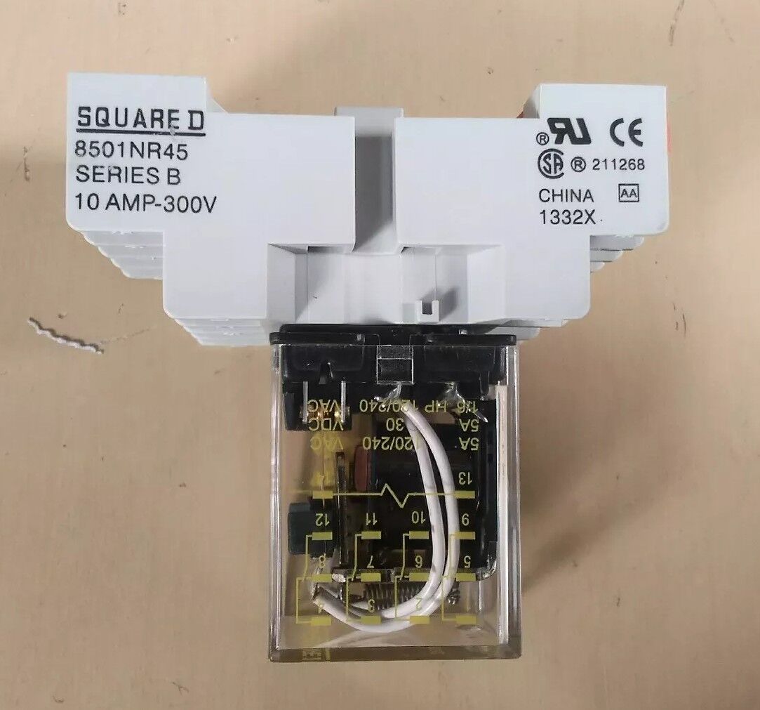 SQUARE D RELAY 8501 RS14V20 Ser C w/8501NR45 SOCKET Ser B                   4D-2