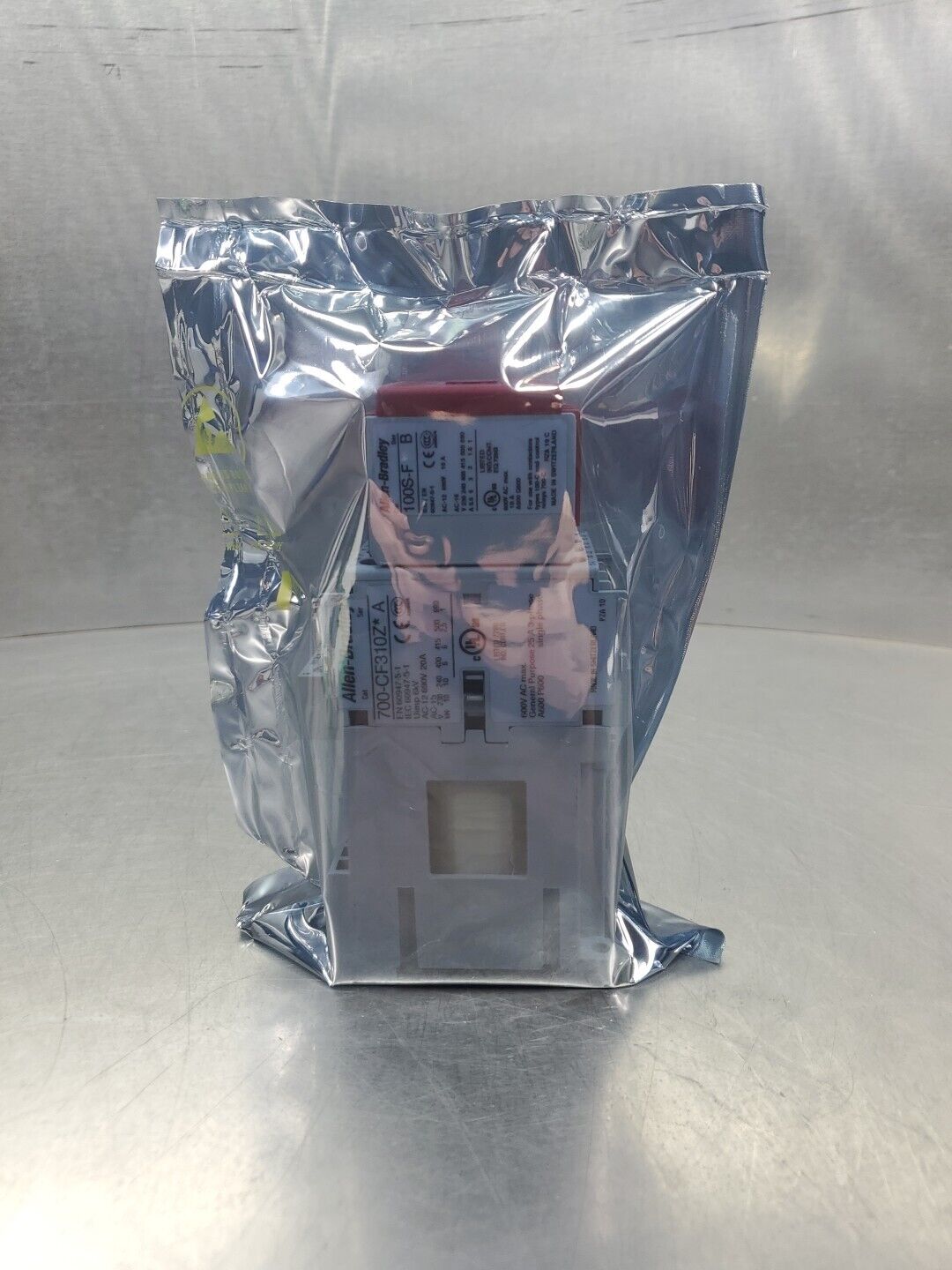 Allen-Bradley 700S-CF440DJC Ser A Safety Control Relay.                    4A-32