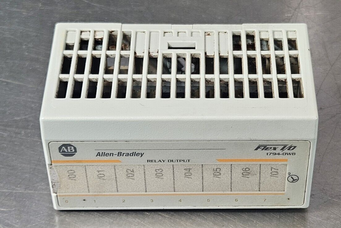 Allen-Bradley 1794-0W8 Ser A Flex I/O Relay Output Module                loc4B11