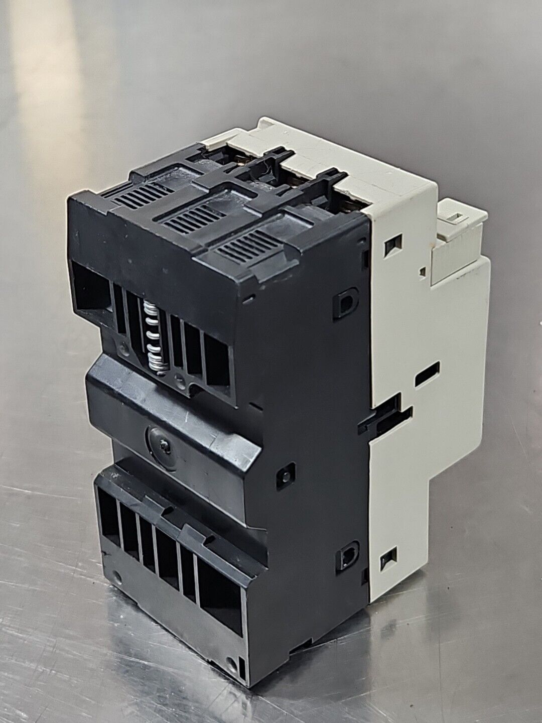 Telemecanique GV2-M14 Motor Circuit Breaker                              loc4C33