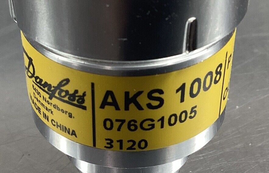 DANFOSS  AKS 1008  Pressure Transmitter 0-700 PSIA  076G1005  24V       5E-32