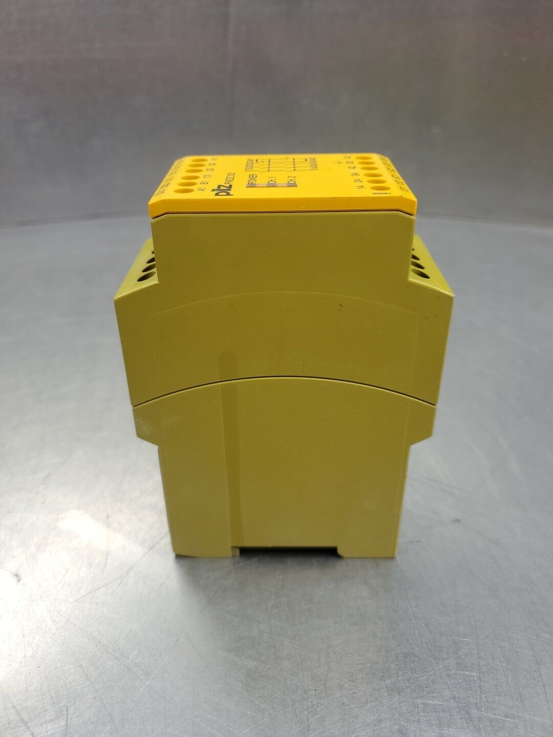 PILZ PNOZ X3 3S 1Ö Safety Relay, 774314, 110VAC, 24VDC.                     5B-3