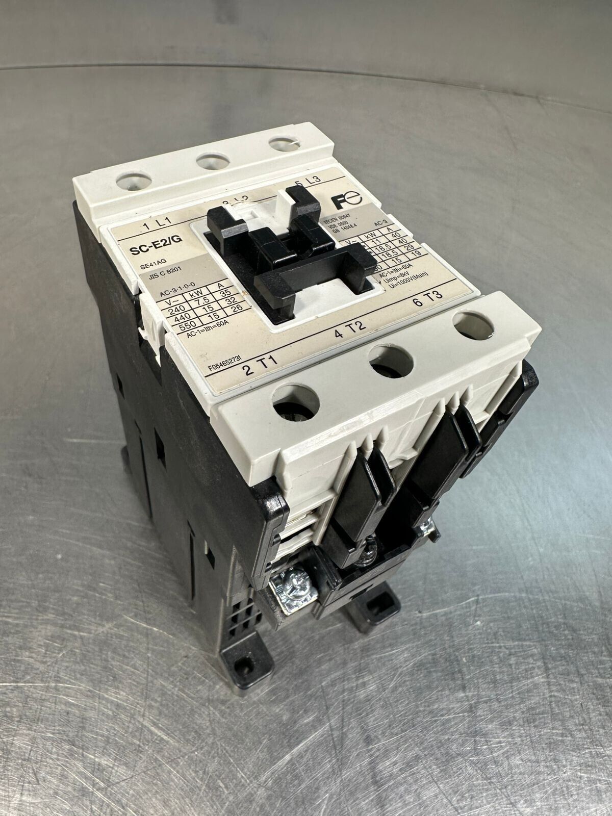 Fuji Electric SC-E2/G SE41AG-E IEC Contactor 24VDC Coil 3-Pole 60A (4B-18)