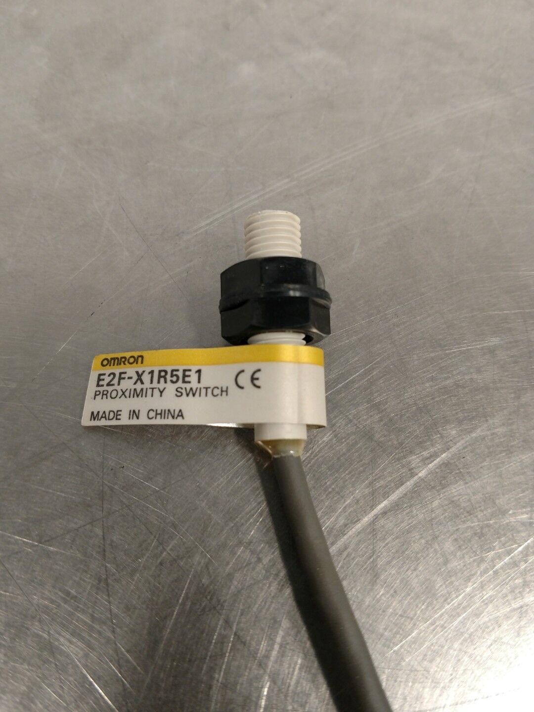 Omron E2F-X1R5E1 8mm Proximity Switch.                                   5E-35/2