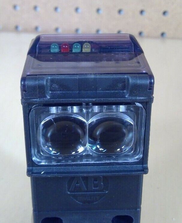 Allen-Bradley 42GDU-9000-QD Series A Photoelectric Sensor                  5E-34