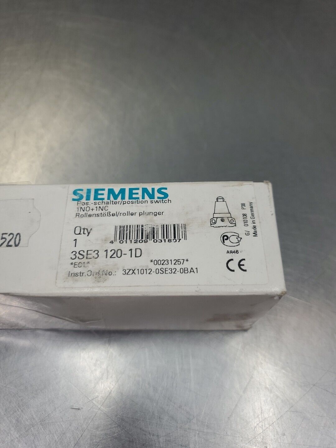 SIEMENS 3SE3 120-1D Position Limit Switch.                                  5E-8