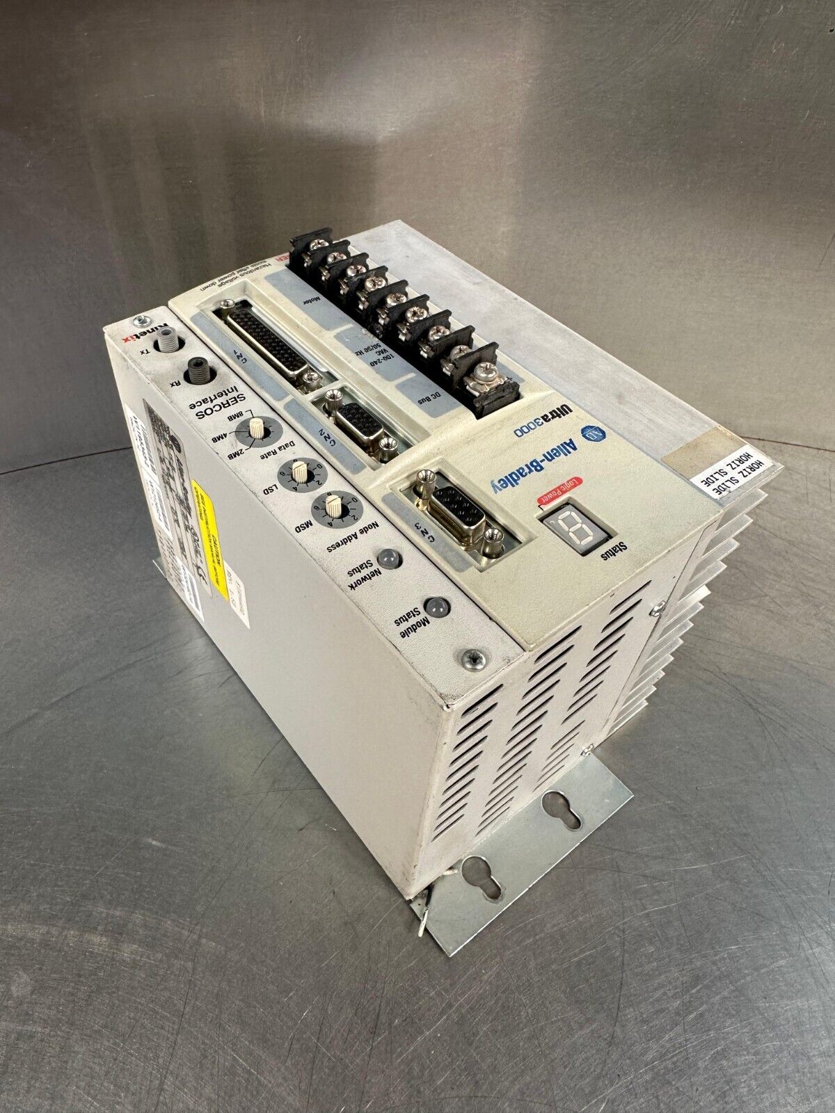 Allen Bradley Ultra3000 / 2098-DSD-010-SE Ser. C 1Ph, 50-60hz (1C-01)