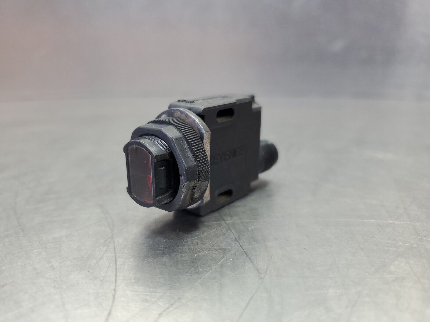 Keyence PZ-G61CB Photoelectric Sensor.                                   5E-35/3