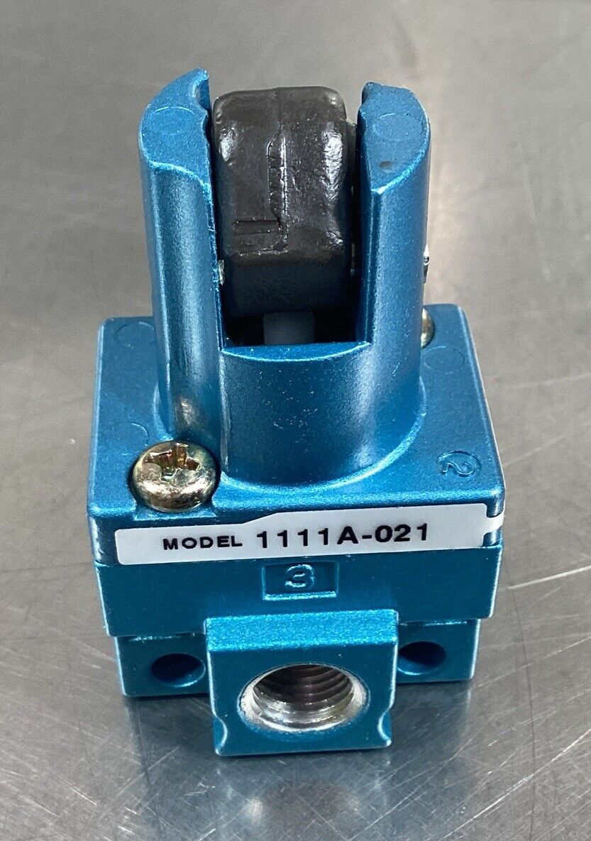 Mac  1111A-021  Lever Locking Solenoid Valve       6B-3