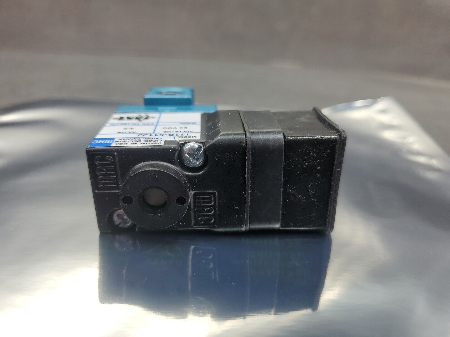 MAC 111B-511JJ Solenoid Valve, 24VDC 4 Watts.                              6A-12