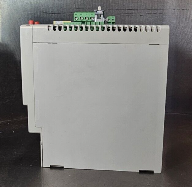 Allen-Bradley 2094-BC02-M02-S Ser C kinetix6000                          loc1C40