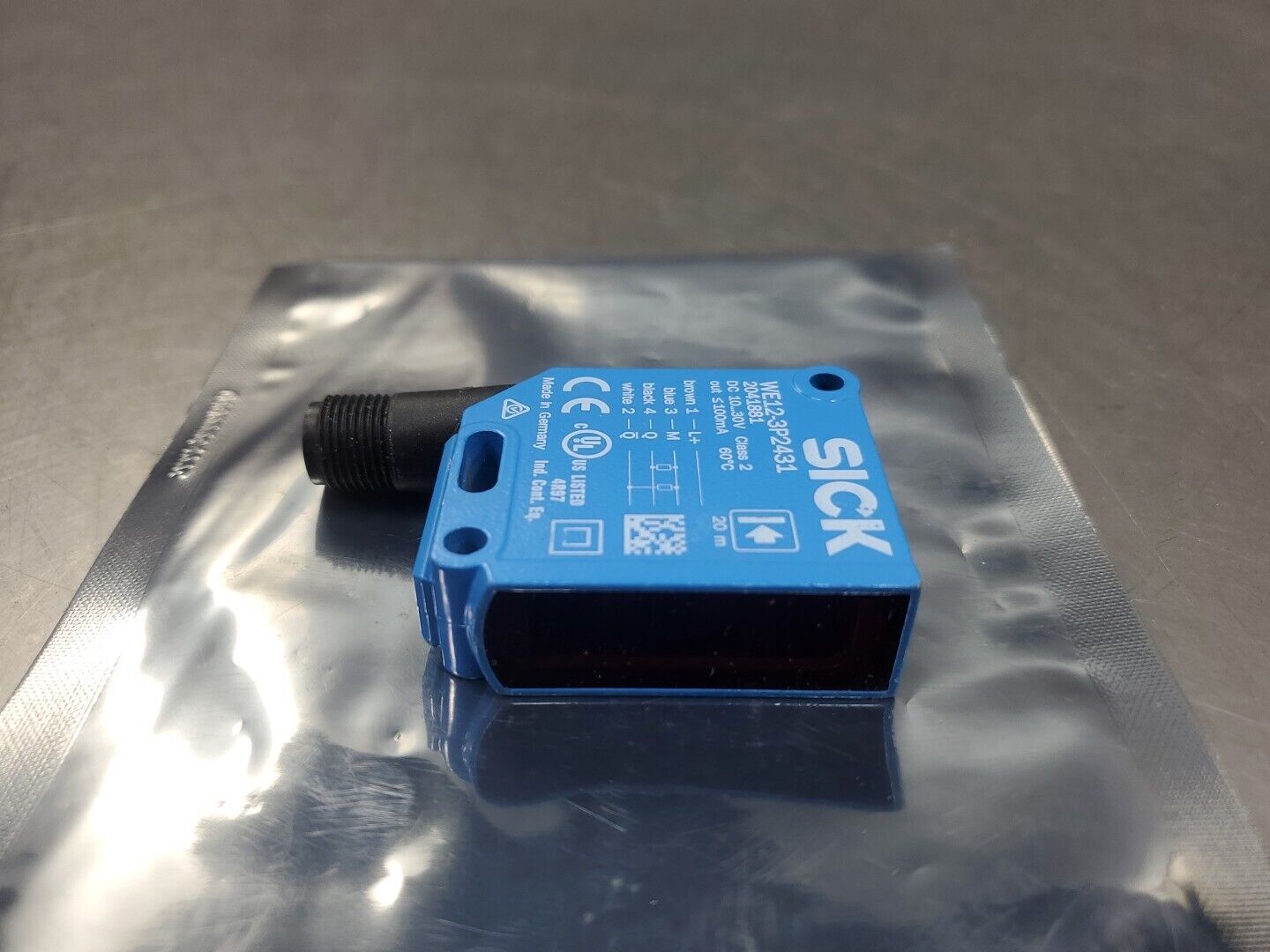 SICK WE12-3P2431 Photoelectric Sensor, (2041881)                           5E-33