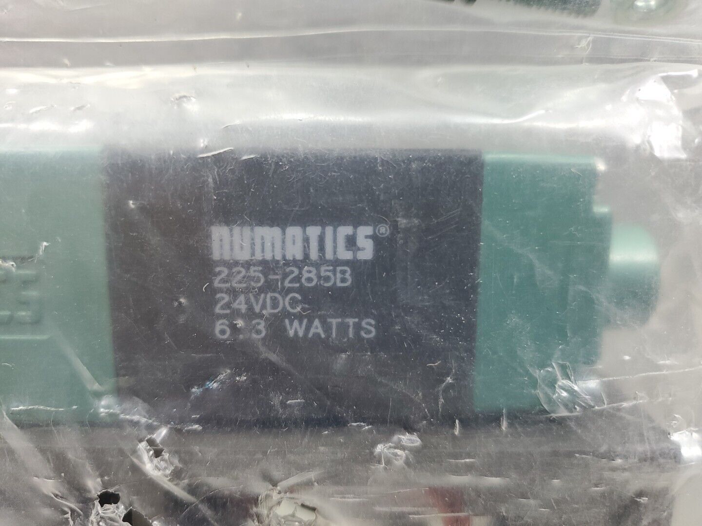 Numatics 225-285B Solenoid Valve Manifold, 24VDC 6.3 Watts.                6A-10