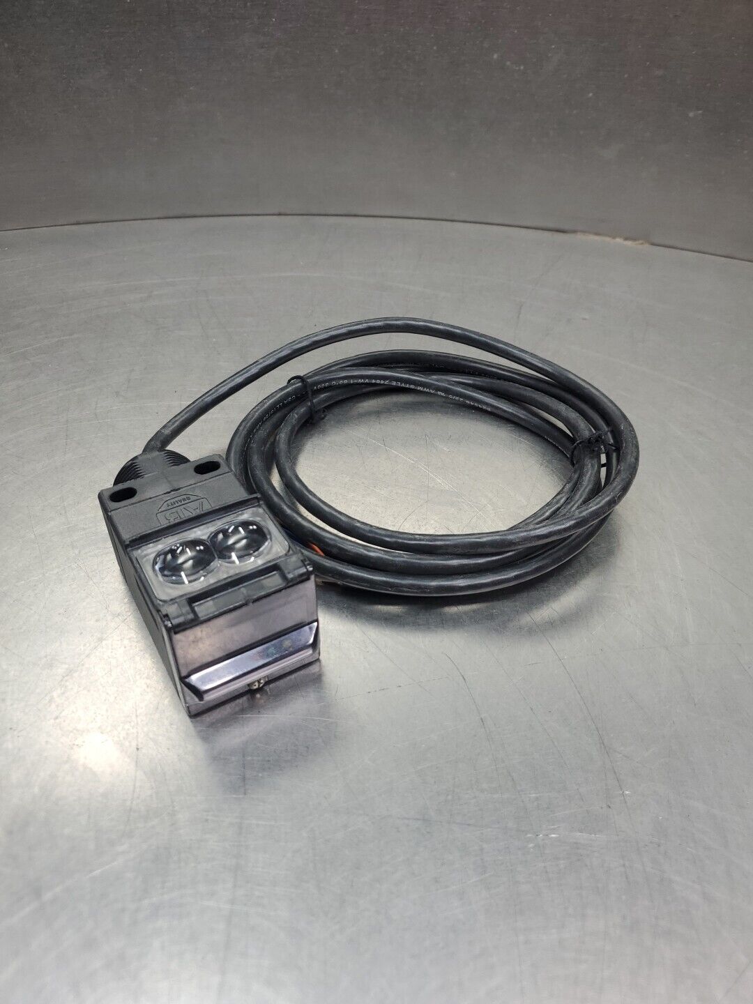 ALLEN BRADLEY 42GTR-9002 Ser A Photoelectric Sensor.                       5E-33