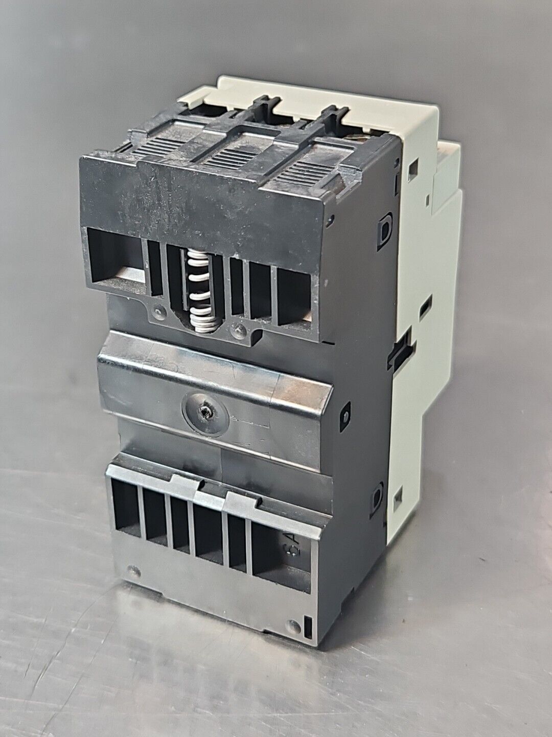 Telemecanique GV2-M21 Motor Circuit Breaker                              loc4E21