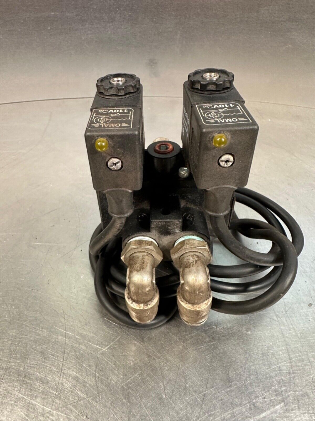 Aro A213SD-120-A Solenoid  Air  Cont. Valve  116-218-33 120V Coils (6E-8)