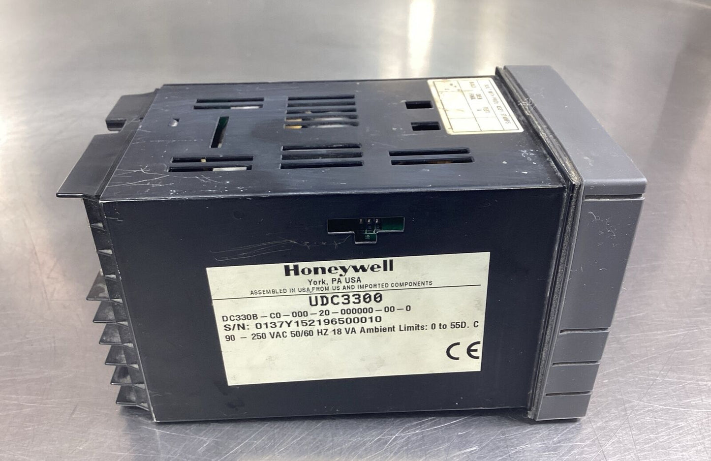 HONEYWELL CONTROLLER  DC330B-C0-000-20-000000-00-0   90-250VAC             5B-33