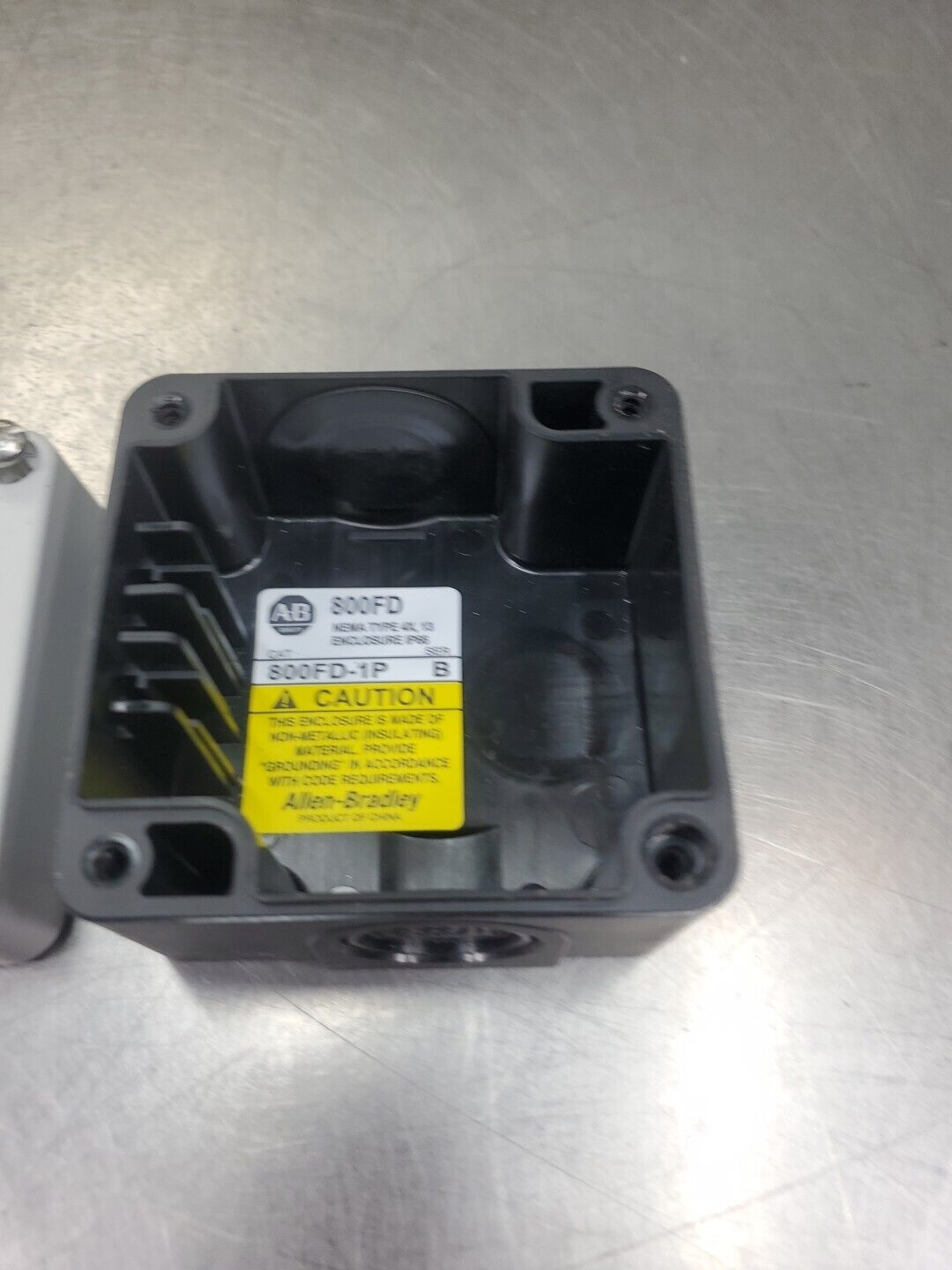 ALLEN BRADLEY 800FD-1P 1-HOLE ENCLOSURE MODULE.                            4D-35