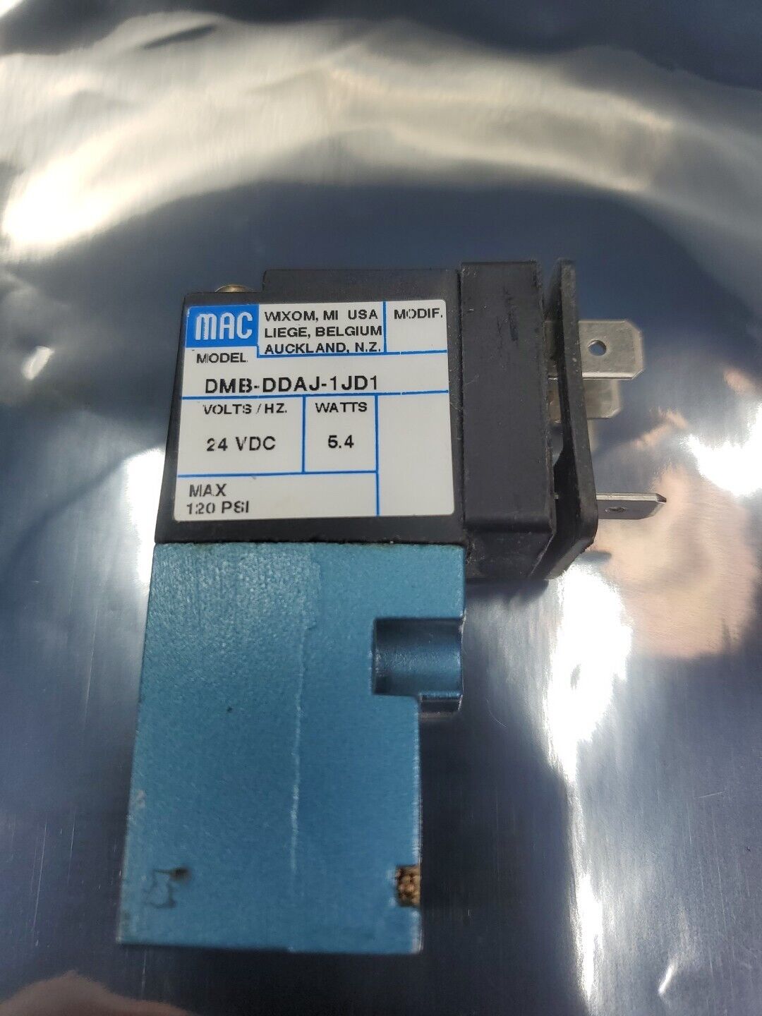 MAC DMB-DDAJ-1JD1 Solenoid Valve, 24VDC 5.4 Watts.                         6A-12