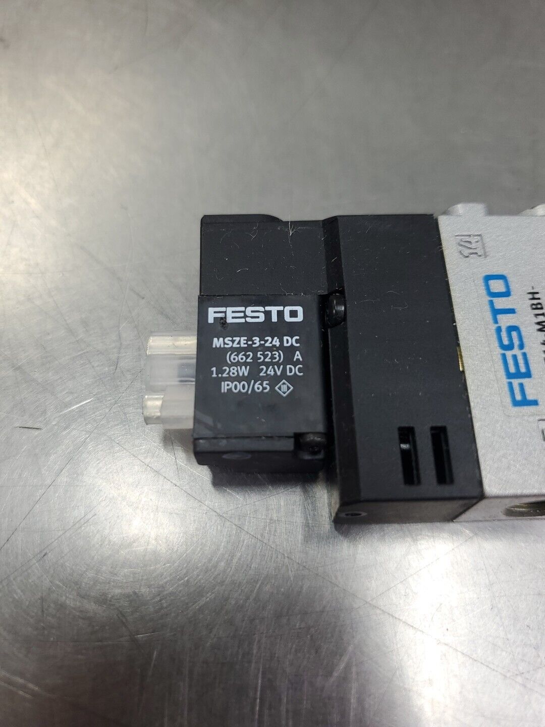 Festo CPE14-M1BH-5/3G-1/8 Pneumatic Valve w/MSZE-3-24DC.                    6E-1