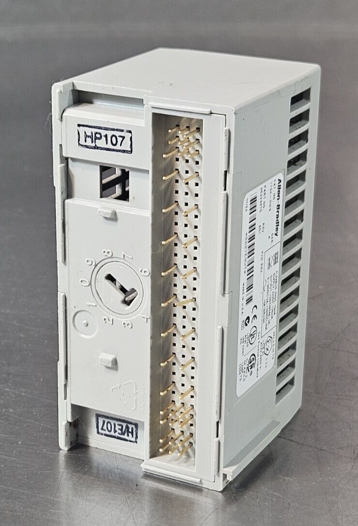 Allen-Bradley 1794-0W8 Ser A Flex I/O Relay Output Module                loc4B11