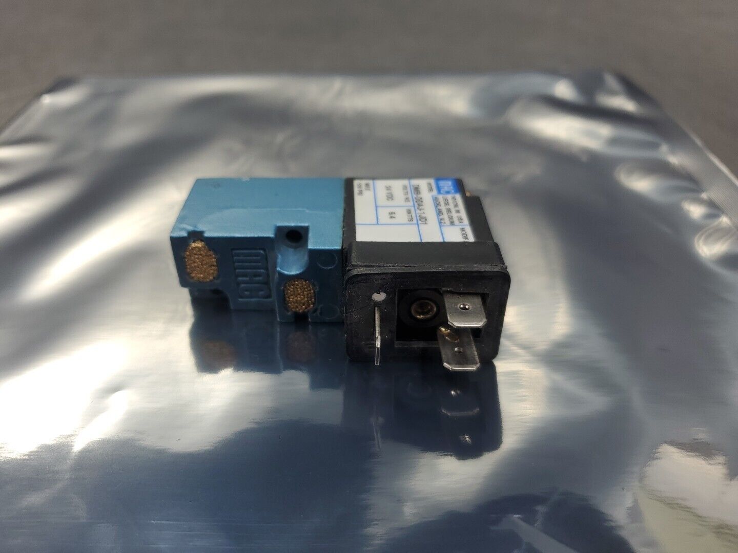 MAC DMB-DDAJ-1JD1 Solenoid Valve, 24VDC 5.4 Watts.                         6A-12