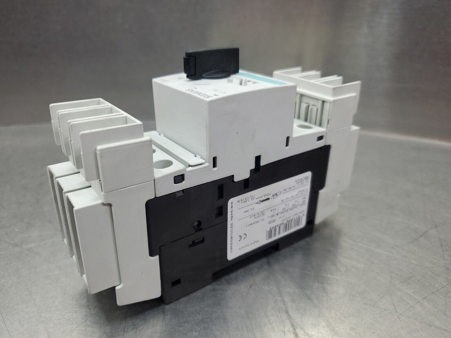 Siemens 3RV1821-1ED10 SIRIUS Circuit Breaker Terminal Aux. Switch.          4E-3