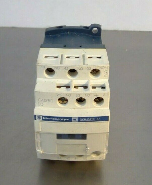 Telemecanique - CAD50 BD - 10A Relay 24VDC w/ Cover                        4E-16