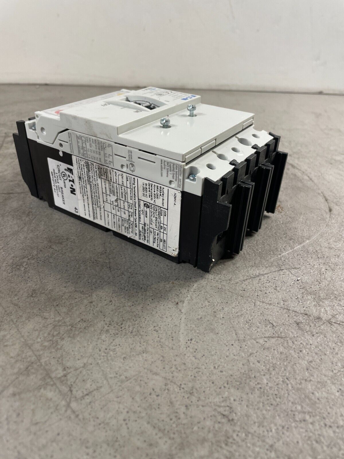 Eaton NZM1 White Triple Pole 480 VAC 50kA Motor Protection Circuit Breaker 2D