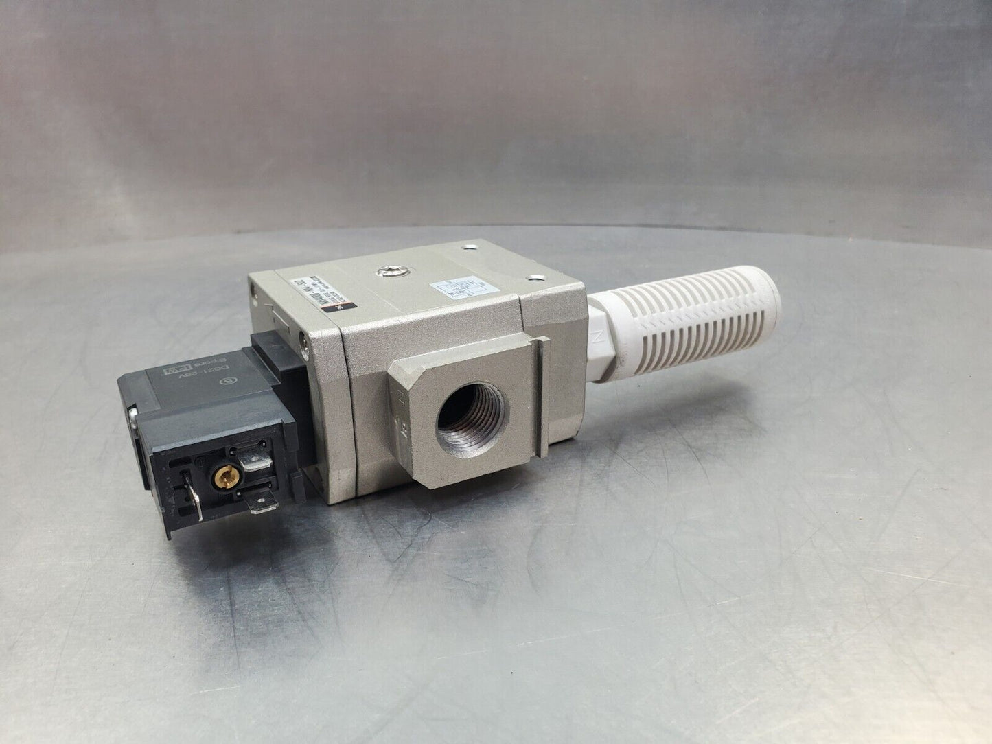 SMC NAV4000-N04-5DZ Pneumatic Soft Start Valve.                               6E