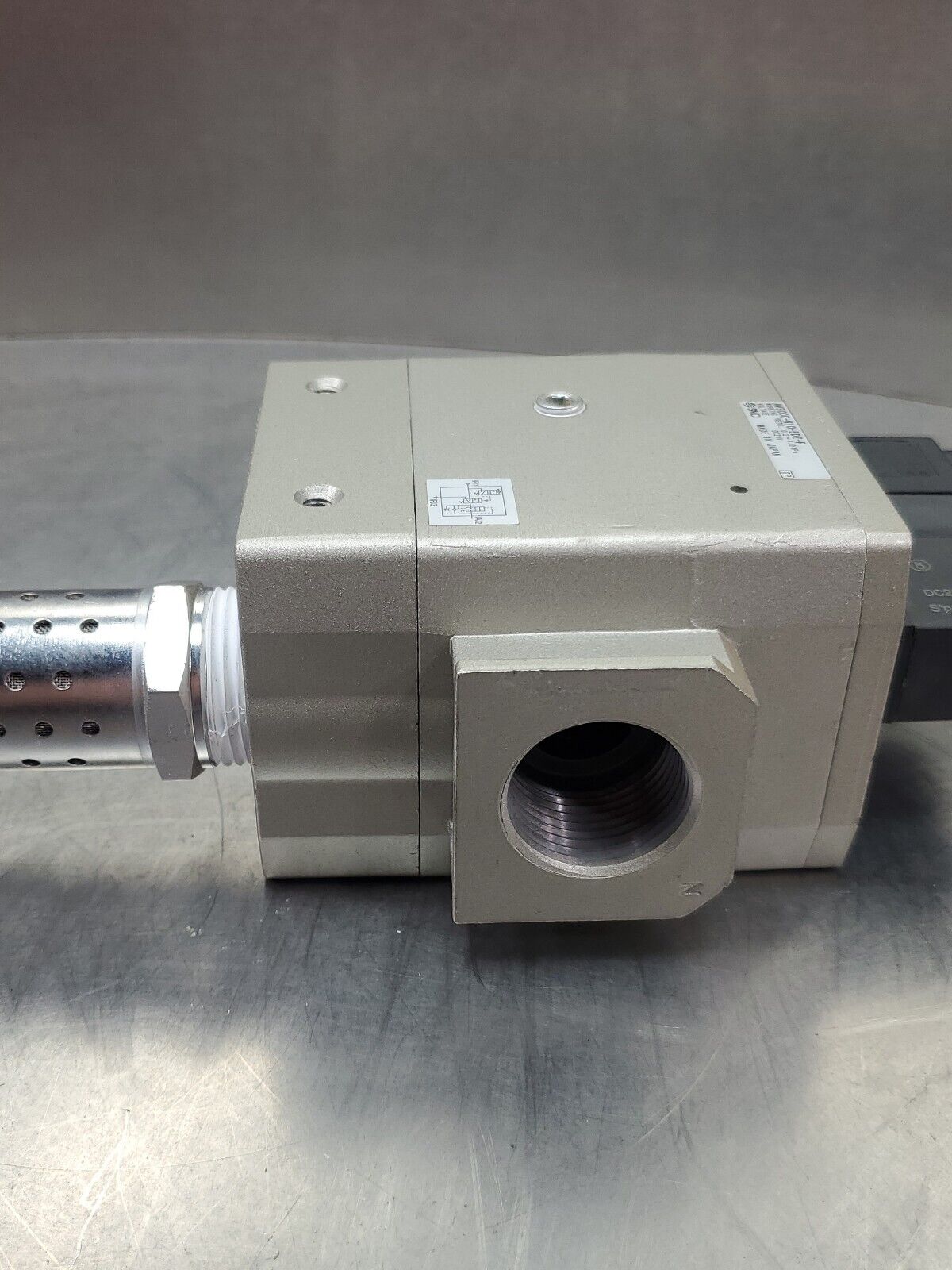 SMC AV5000-N10-5DZ-R Working Press. 0.2~1.0MPa Pneumatic Valve.            6D-10