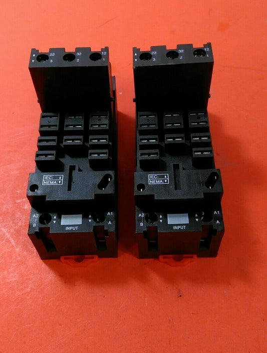 Telemecanique RUZSF3M Relay sockwt DIN RAIL12A 250V 2.5kV.      4A